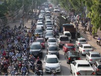 Indonesia tries to jump-start car exports to Vietnam