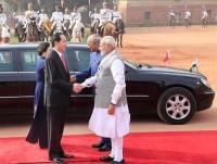 Vietnam, India further step up all-around cooperation