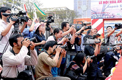 vietnam respects and protects press freedom