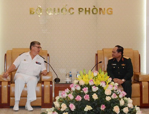 vietnam france forge defence ties
