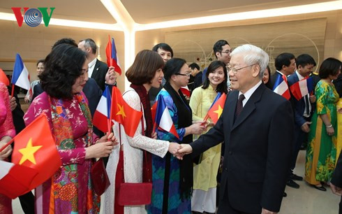 party leader nguyen phu trong begins official visit to france