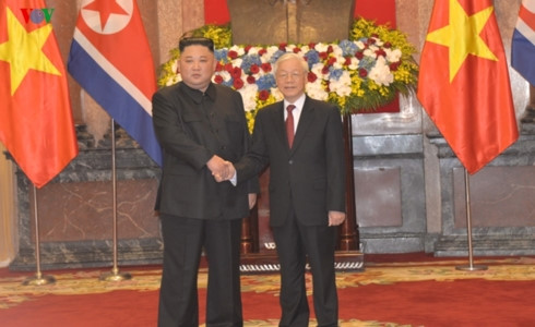 top vietnamese leader holds talks with dprk chairman