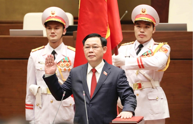 Vuong Dinh Hue elected as Chairman of NA, National Election Council