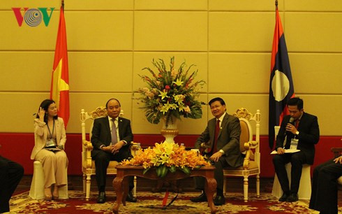 pm phuc meets cambodian lao counterparts ahead of mrc summit