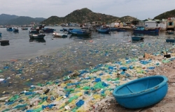 Việt Nam strives to become regional pioneer in reducing ocean plastic waste