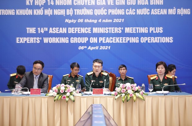 Vietnam, Japan co-chair 14th meeting of EWG on peacekeeping operations hinh anh 2