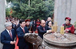 State President offers incense in commemoration of Hung Kings