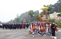 President offers incense in commemoration of Hung Kings