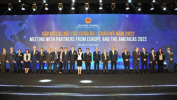 Ministry moves to enhance economic, trade ties with European, American partners hinh anh 1