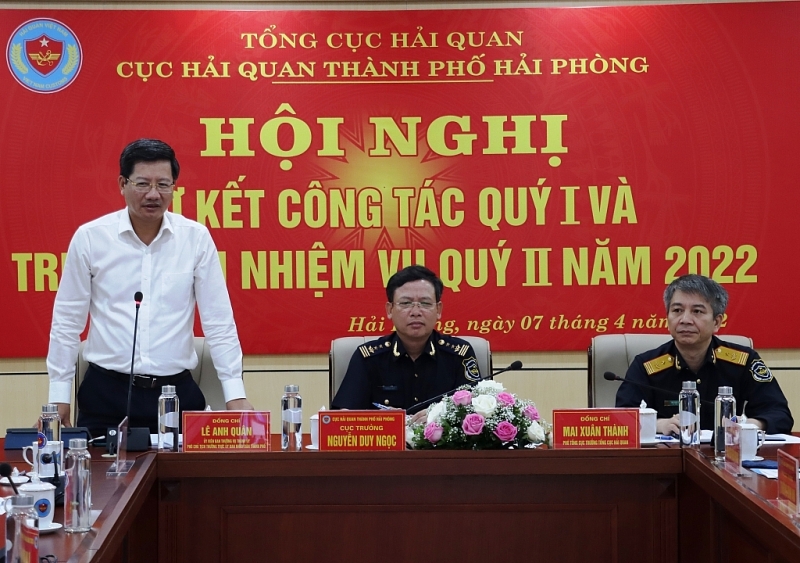 Permanent Vice Chairman of People's Committee of Hai Phong City Le Anh Quan make a speech. Photo: Thái Bình