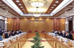 Politburo urges quicker investigations, settlement of serious corruption cases