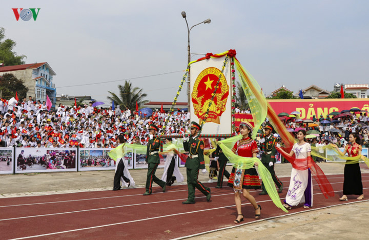 grand parade marks 65th anniversary of dien bien phu victory