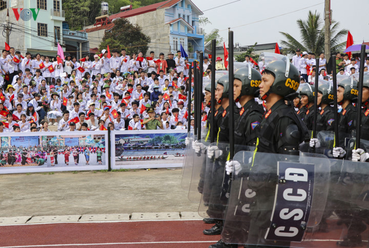 grand parade marks 65th anniversary of dien bien phu victory