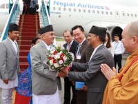 Nepali Prime Minister begins official visit to Vietnam