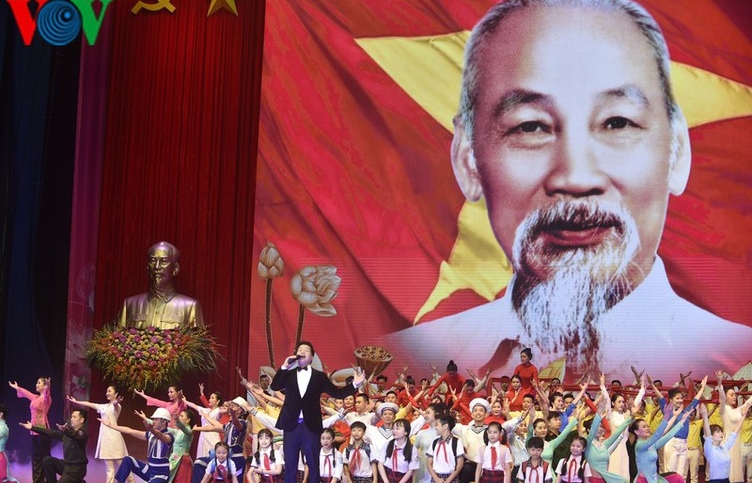 Grand meeting marks birthday of President Ho Chi Minh