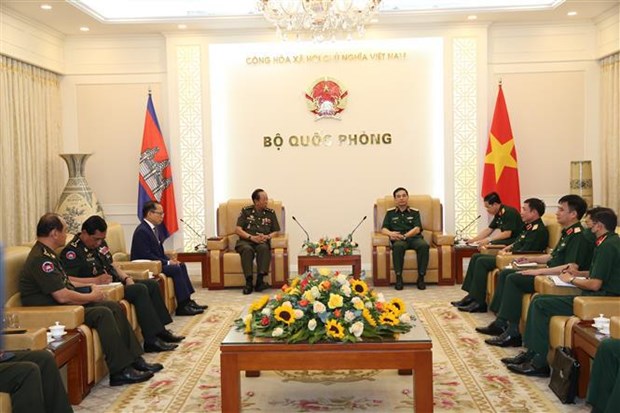 Vietnam, Cambodian boost defence ties hinh anh 1
