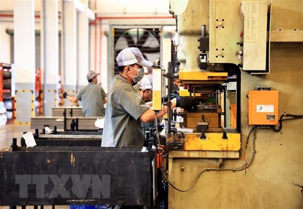 Industrial production increases in April hinh anh 1