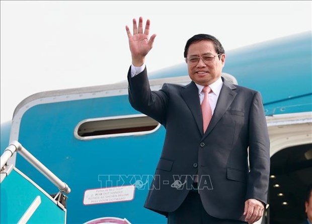 Prime Minister sets out on trip to attend expanded G7 Summit hinh anh 1