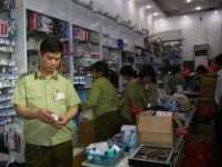 Crackdown on counterfeit goods requires full effort of society