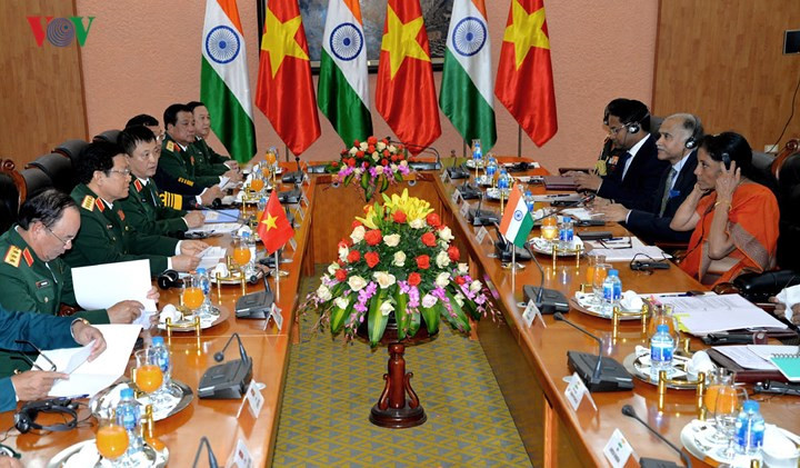 indian defence minister nirmala sitharaman welcomed in vietnam