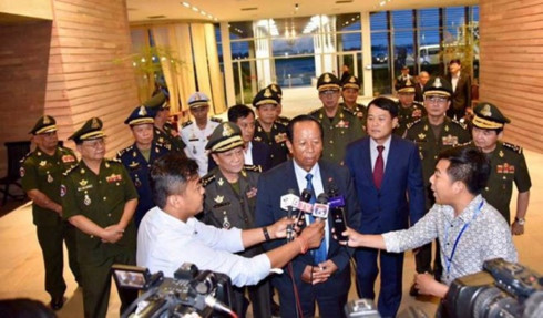 cambodian defence minister lawmaker lash out at singaporean pms remarks on vietnam