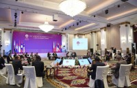ASEAN leaders talk global, regional issues at retreat session