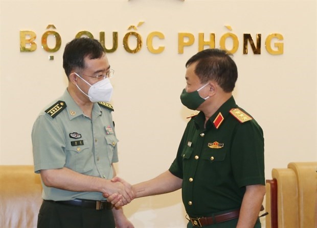 Vietnam, China foster defence ties hinh anh 1
