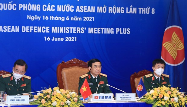 Vietnam attends 8th ASEAN Defence Ministers’ Meeting Plus hinh anh 1