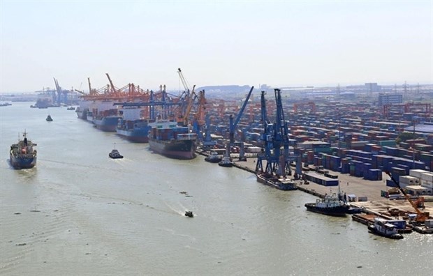 Vietnam records 1.35 billion USD trade deficit in first half of June hinh anh 1