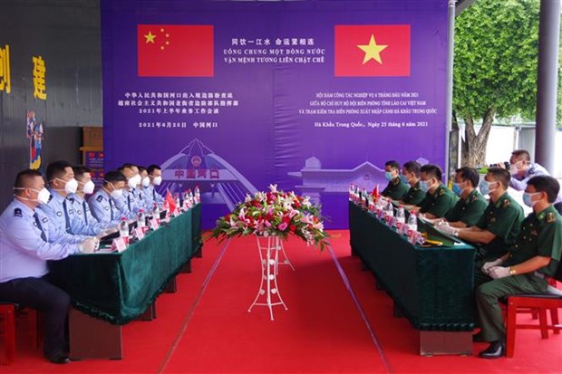 Vietnamese, Chinese provinces bolster border control hinh anh 1