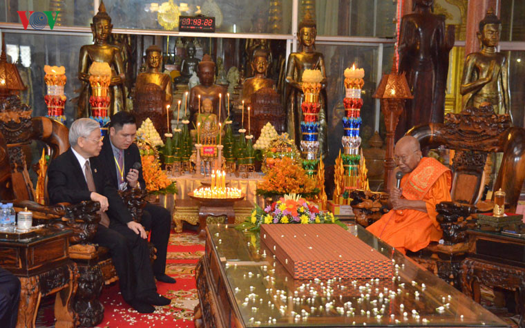 party leader packs busy schedule into day 2 of cambodia visit