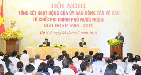 pm phuc applauds foreign ngos contributions to national development