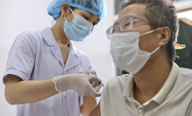 Over 900 more volunteers get Nano Covax shots in third phase of clinical trial hinh anh 1