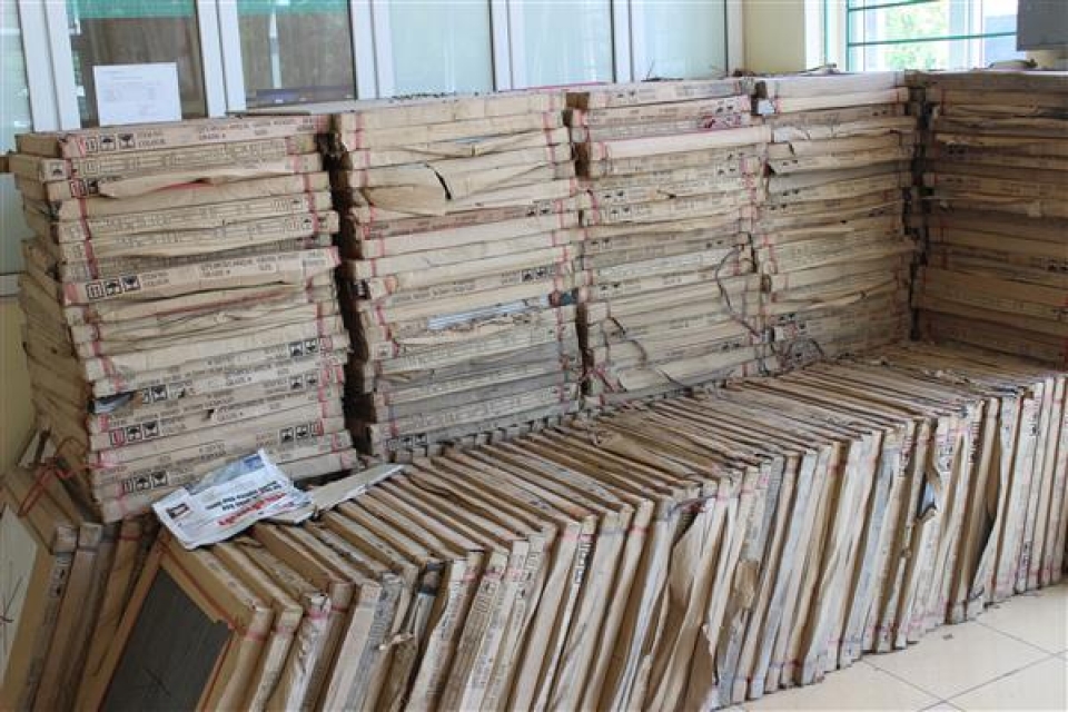arrests for more than 500 boxes of ceramic tiles imported illegally from china