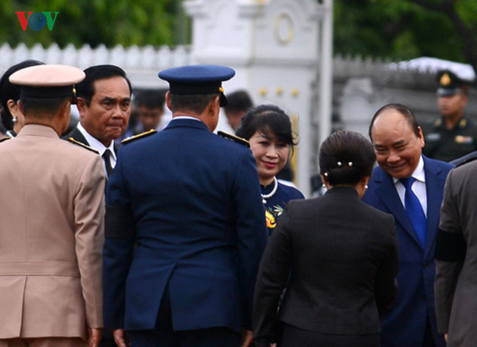 in photos prime minister phuc welcomed in thailand