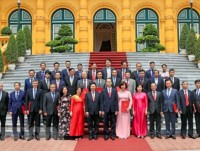President asks new ambassadors to promote economic diplomacy