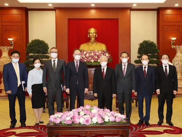 Vietnam treasures cooperative relations with Russia: Party chief hinh anh 2