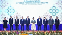 ASEAN foreign ministers highlight cooperation in health, maritime and energy