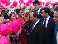 PM Phuc begins China visit