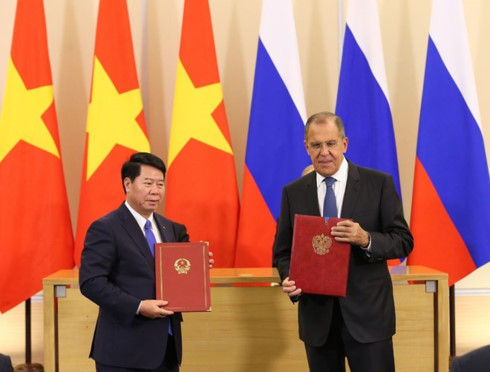 vietnam russia sign various cooperation agreements