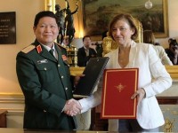 Vietnam, France sign joint vision statement on defence cooperation