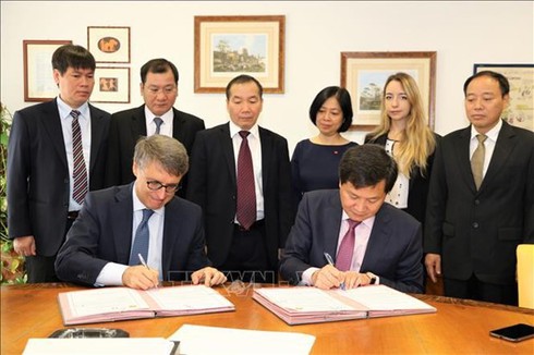 vietnam italy expand cooperation in anti corruption