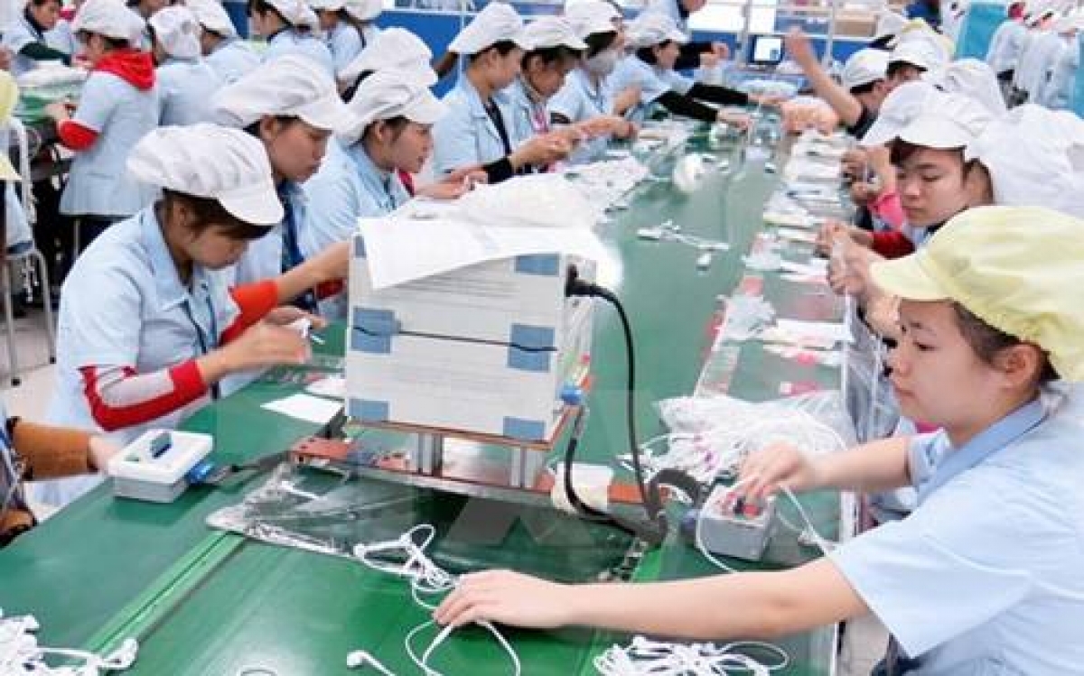 foreign tech giants eye investment in vietnam