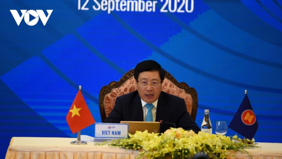 Deputy Prime Minister and Foreign Minister Pham Binh Minh speaks at the 27th ASEAN Regional Forum (ARF)