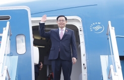 NA Chairman Huệ leaves for fifth World Conference of Speakers of Parliament in Austria
