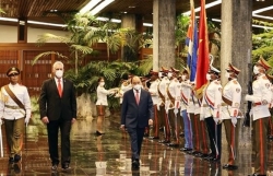 Vietnam, Cuba issue joint statement on President Nguyen Xuan Phuc’s visit