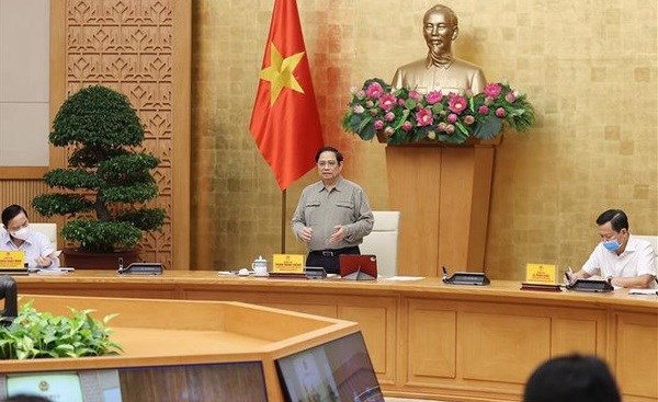 Prime Minister requests strict implementation of COVID-19 prevention measures hinh anh 1