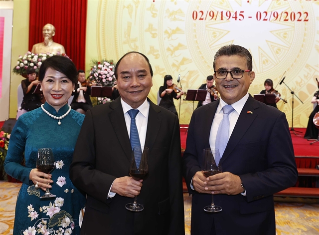 State leader hosts ceremony marking 77th National Day