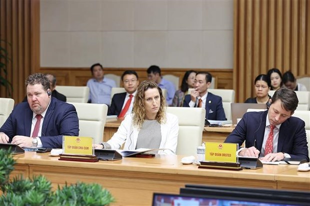 Foreign business representatives recommend solutions to promote Việt Nam’s development