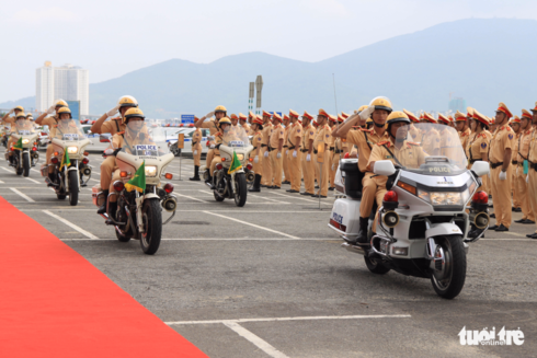 nearly 800 traffic cops ready for apec week in da nang